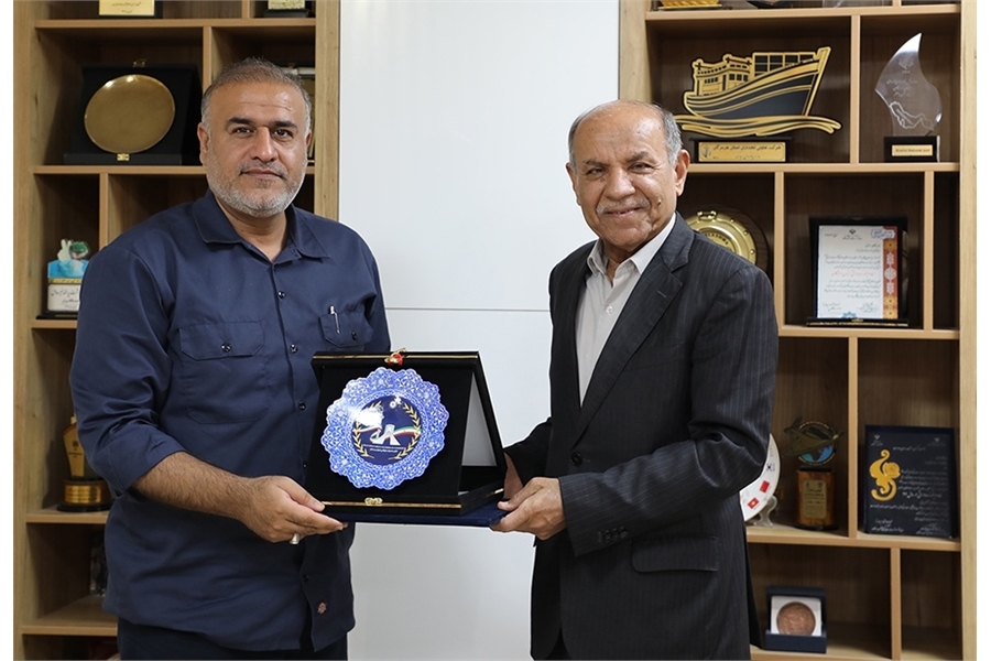 به گزارش برداشت اقتصادی به نقل از مانا از بندرعباس، محمد امین صباغی‌زاده نائب رئیس اتاق بازرگانی ایران و عمان در دیدار با حمیدرضا محمدحسینی تختی، مدیر بنادر و دریانوردی شهید باهنر و شرق هرمزگان از تسهیل روند توسعه صادرات قدردانی کرد.