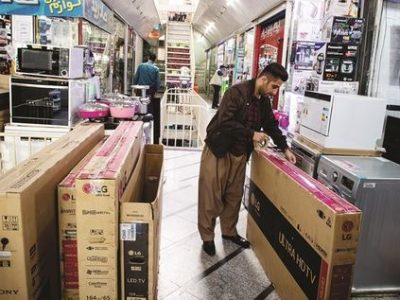 به گزارش برداشت اقتصادی: احسان فدایی، کارشناس حوزه لوازم خانگی در گفت‌وگو با اقتصادآنلاین درخصوص زمزمه‌های واردات لوازم خانگی به کشور، بیان کرد: موضوع آزادسازی واردات لوازم خانگی در کشور ما سال‌ها است که درگیر دو مقوله خطرناک شده که یکی بحث بازی‌های سیاسی و دیگری نگاه‌های غیرکارشناسی و پوپولیستی است. از زمانی که اقتصاد ما درگیر مناسبات سیاسی شد و اقتصاد با سیاست درگیر شد، دچار بحران شدیم.