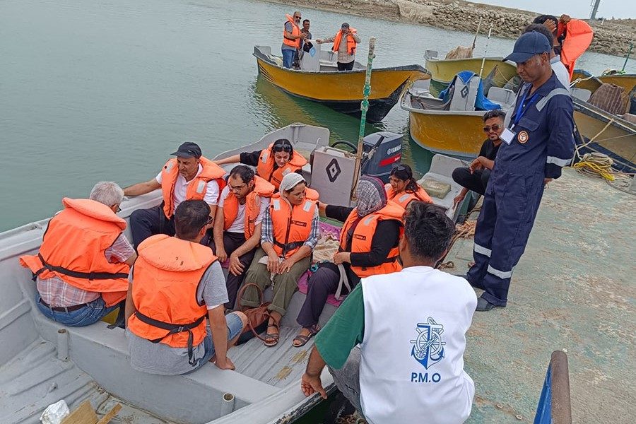 به گزارش برداشت اقتصادی، شهاب‌الدین مرادی با اشاره به آخرین وضعیت بندر تیاب در روزهای نوروز اظهار کرد: در روزهای نوروز سال جاری استقبال قابل توجهی از سوی گردشگران از بندر تیاب و تالاب بین‌المللی رود شور و شیرین شده است.