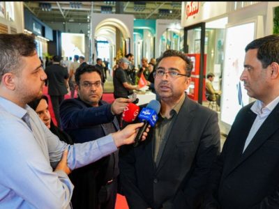 به گزارش برداشت اقتصادی: حبیب‌الله طاهرخانی، معاون مسکن و ساختمان وزیر راه و شهرسازی در حاشیه بازدید از بیست‌وپنجمین نمایشگاه بین‌المللی صنعت ساختمان با اشاره به تدوین و اجرای طرحی پیشران در حوزه مسکن، از سیاست‌های حمایتی دولت برای تحول در صنعت ساختمان با تمرکز بر فناوری‌های نو و صرفه‌جویی انرژی خبر داد.