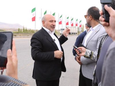 به گزارش برداشت اقتصادی، در جریان سفر جمعی از مدیران رسانه‌های کشور به منطقه آزاد ماکو، مدیرعامل منطقه آزاد ماکو حین بازدید از پروژه‌های در دست اجرای منطقه آزاد ماکو در گفت‌وگو با مدیران رسانه، چشم‌انداز توسعه بزرگترین منطقه آزاد ایران را تشریح کرد.