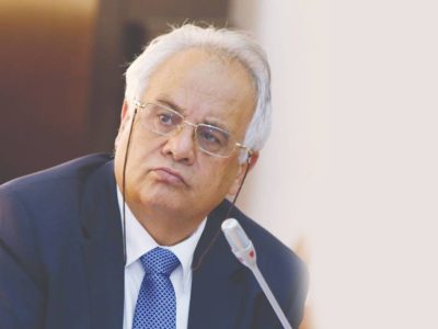 به گزارش برداشت اقتصادی: مصطفی‌زاده تأکید کرد: سندیکا همواره در تعامل با دستگاه‌های دولتی برای تدوین آیین‌نامه‌ها و مقررات جهت بهبود محیط کسب‌وکار فعالیت می‌نماید و هدف ما ایفای نقش واسطه و تسهیل‌گر میان بخش خصوصی و دستگاه‌های برنامه‌ریز و قانون‌گذار است.