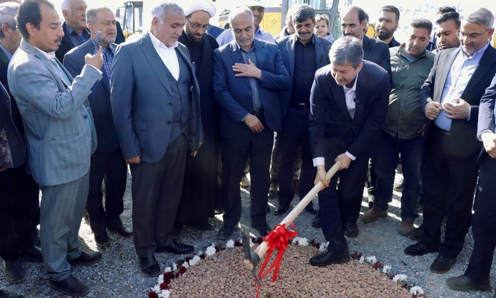 به گزارش برداشت اقتصادی: در آیین افتتاح یکی از این طرح‌ها، اکبر پولادی تعبیر جالبی درباره نحوه فعالیت استاندار اصفهان به کار برد و گفت: «جمالی‌نژاد با اقدامات شبانه‌روزی خود خواب را از چشمان مدیران ربوده است!»