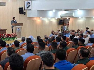 به گزارش برداشت اقتصادی به نقل از روابط‌عمومی و امور بین‌الملل پتروشیمی امیرکبیر، شرکت‌کنندگان در نشست صمیمی سرپرست شرکت با پرسنل ایثارگر، ضمن آشنایی با مفاد بخشنامه ابلاغی مدیرعامل وقت سازمان تامین اجتماعی، با متن قانون مصوب ابلاغی به شرکت‌ها نیز آشنا شده و بندهای مختلف آن را مورد بررسی قرار دادند.