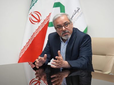 به گزارش برداشت اقتصادی: در سال‌های اخیر، صنعت ایران چهره‌ای شاخص در این عرصه شناخته است؛ سیدعلیرضا سیاسی‌راد. او از جمله مدیرانی است که در مسیر علمی، حرفه‌ای و اجرایی، ترکیب منحصربه‌فردی از دانش آکادمیک، تجربه صنعتی و درک سیاستگذاری کلان را به نمایش گذاشته است.