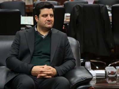 به گزارش برداشت اقتصادی: در سال مالی منتهی به ۳۱ شهریور ۱۴۰۳، صندوق ذخیره فرهنگیان موفق به ثبت ۷۳ هزار میلیارد ریال سود خالص تلفیقی شد؛ رقمی بی‌سابقه در طول تاریخ فعالیت مؤسسه که نسبت به سال مالی گذشته ۸۱ درصد افزایش را نشان می‌دهد که این دستاورد حاصل انضباط مالی، رصد مستمر سرمایه‌گذاری‌ها، اصلاح ساختار شرکت‌ها و مدیریت کارآمد دارایی‌ها در مجموعه هلدینگ‌های تابعه است.