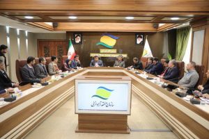 به گزارش برداشت اقتصادی به نقل از پایگاه خبری مناطق آزاد و ویژه اقتصادی (فرینا)، در این نشست، هیات اعضای کمیته کالای همراه مسافر دبیرخانه شورای‌عالی مناطق آزاد و ویژه اقتصادی به سرپرستی ناصر خرمالی، مدیر گمرک، بازرگانی و توسعه صادرات دبیرخانه شورای‌عالی مناطق آزاد، با جمعی از فعالان اقتصادی، بازرگانان و شرکت‌های فعال در حوزه تجارت و واردات خودرو دیدار و گفت‌وگو کردند.