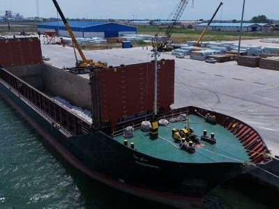 به گزارش برداشت اقتصادی به نقل از روابط عمومی و امور بین‌الملل سازمان منطقه آزاد انزلی، وی افزود: «بر اساس آمارهای ثبت‌شده، تعداد کشتی‌های تخلیه و بارگیری‌شده در بندر کاسپین نسبت به مدت مشابه سال گذشته ۴۵ درصد افزایش یافته که نشان‌دهنده ارتقای زیرساخت‌ها و تسهیل فرآیندهای گمرکی و لجستیکی است.»