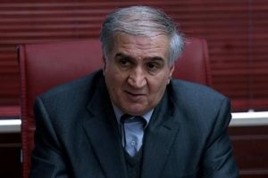 به گزارش  برداشت اقتصادی به نقل از روستانیوز، رییس اتحادیه ملی محصولات کشاورزی ایران با بیان این مطلب گفت: قانون مدونی در کشور وجود ندارد که بانک‌ها به ویژه بانک‌های تخصصی موظف به تامین نیازهای مالی فعالان حوزه کشاورزی با هدف توسعه و ترقی بخش مولد شوند به همین دلیل بانک کشاورزی به عنوان متولی این بخش از توان چندانی برای حمایت همه‌جانبه و مویرگی از چنین بخش گسترده‌ای برخوردار نیست.