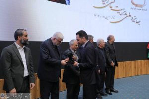 به گزارش برداشت اقتصادی به نقل از روابط عمومی گروه سرمایه‌گذاری اهداف، شانزدهمین دوره جایزه ملی مدیریت مالی ایران با حضور سکان‌داران اقتصادی و ارکان بازار سرمایه برگزار شد و شرکت گروه توسعه مالی مهرآیندگان توانست بر پایه عملکردی شفاف، حرفه‌ای و همسو با استانداردهای نوین، تندیس زرین این رویداد ملی را دریافت کند.