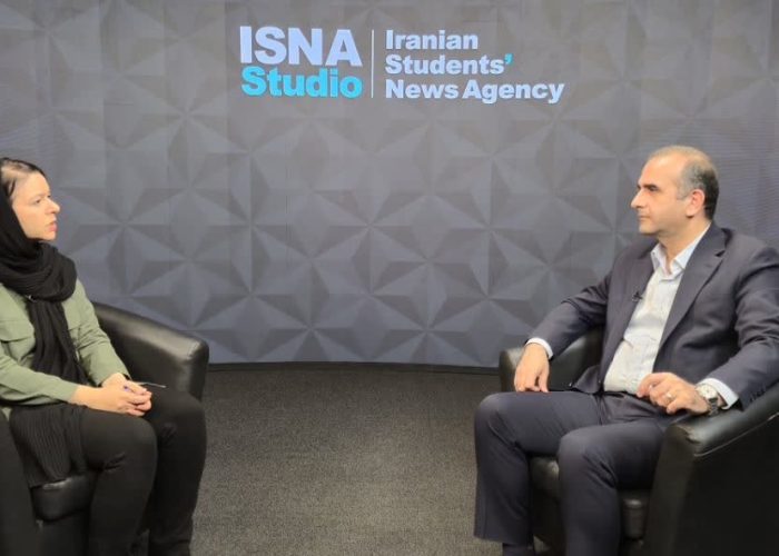 به گزارش برداشت اقتصادی به نقل از روابط عمومی و امور بین الملل سازمان منطقه آزاد انزلی؛ مدیرعامل سازمان منطقه آزاد انزلی گفت: با پیگیری‌های انجام‌شده، طرح ریلی داخل بندر اصلاح و به‌صورت مشارکتی میان منطقه آزاد انزلی و وزارت راه (شرکت ساخت و راه‌آهن) تعریف شده و توافق‌نامه امضا و پروژه آغاز شده که پیش‌بینی می‌شود ظرف دو ماه آینده دو خط ریلی دیگر اضافه شود.