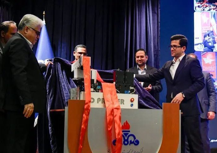 به گزارش برداشت اقتصادی به نقل از صدای پتروشیمی، بر اساس گزارش‌های میدانی، برخی متقاضیان هنگام مراجعه به مرکز صدور کارت سوخت آنی در جایگاه بیهقی با قطعی سیستم مواجه شده و به آن‌ها اعلام شده است «هفته آینده مراجعه کنید».